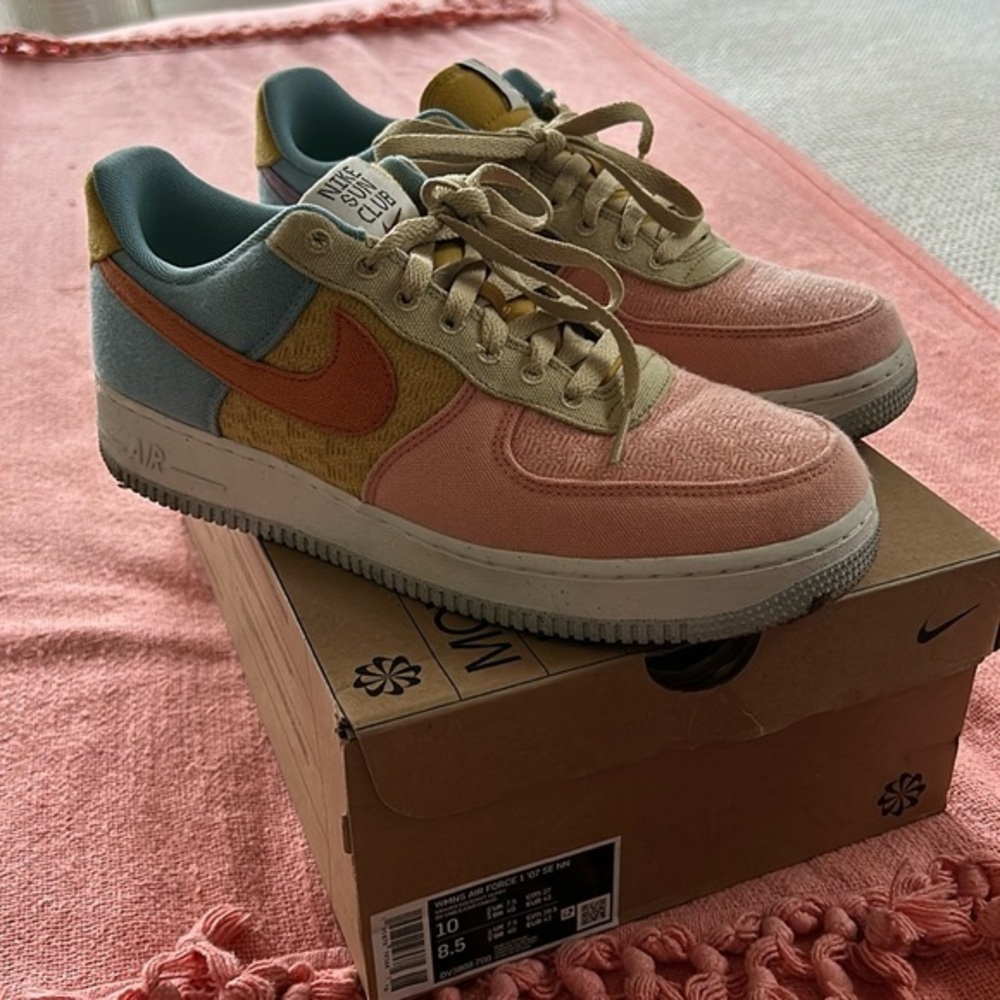 Women’s Air Force 1 ‘07 se nn size 10